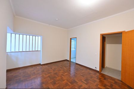 Casa à venda com 353m², 8 quartos e 7 vagasSuíte 1