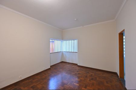 Casa à venda com 353m², 8 quartos e 7 vagasSuíte 1