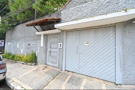 Casa à venda com 353m², 8 quartos e 7 vagasFachada
