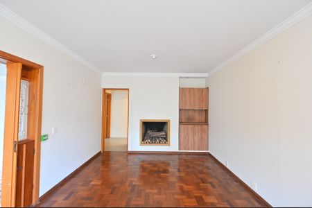 Casa à venda com 353m², 8 quartos e 7 vagasSala