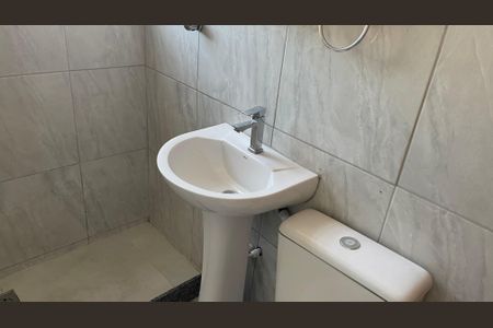 Banheiro de apartamento para alugar com 2 quartos, 80m² em Centro, Duque de Caxias