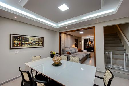 Casa à venda com 217m², 3 quartos e sem vaga Casa à venda com 217m², 3 quartos e sem vagaSala