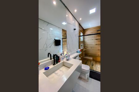 Casa à venda com 217m², 3 quartos e sem vagaBanheiro da Suíte