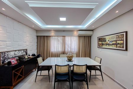 Casa à venda com 217m², 3 quartos e sem vagaSala