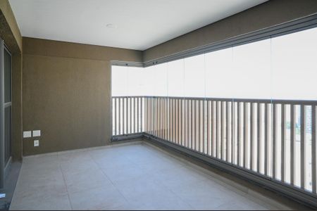 Apartamento à venda com 132m², 3 quartos e 2 vagas Apartamento à venda com 132m², 3 quartos e 2 vagasVaranda