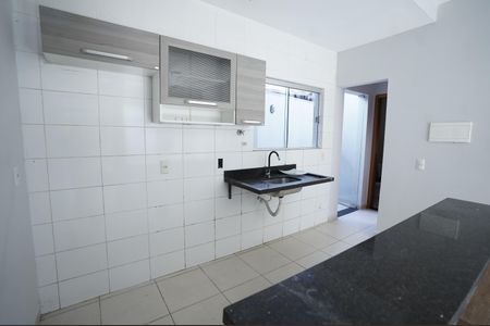 Casa de condomínio para alugar com 79m², 3 quartos e 1 vaga