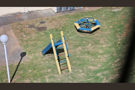 Apartamento para alugar com 43m², 2 quartos e 1 vaga Apartamento para alugar com 43m², 2 quartos e 1 vagaÁrea comum - Playground