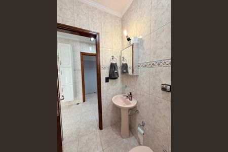 Casa à venda com 284m², 5 quartos e 5 vagasBanheiro Social 2