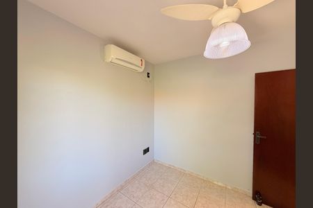 Casa à venda com 284m², 5 quartos e 5 vagasQuarto 3