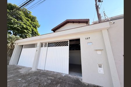 Casa à venda com 284m², 5 quartos e 5 vagasFachada