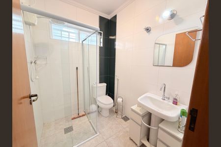 Casa à venda com 284m², 5 quartos e 5 vagasBanheiro Social - Casa 2