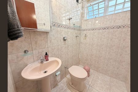 Casa à venda com 284m², 5 quartos e 5 vagasBanheiro Social 2