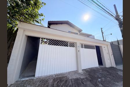 Casa à venda com 284m², 5 quartos e 5 vagasFachada