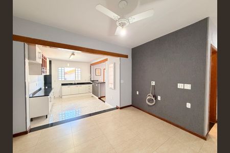 Casa à venda com 284m², 5 quartos e 5 vagasQuarto - Casa 2