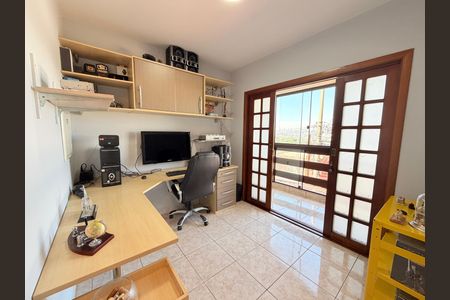 Casa à venda com 284m², 5 quartos e 5 vagasQuarto 1 /Escritório