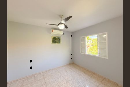 Casa à venda com 284m², 5 quartos e 5 vagasQuarto 4 - Suíte