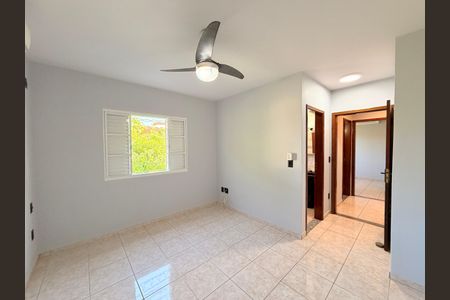 Casa à venda com 284m², 5 quartos e 5 vagasQuarto 4 - Suíte