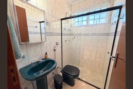 Casa à venda com 284m², 5 quartos e 5 vagasBanheiro Social