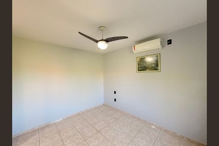 Casa à venda com 284m², 5 quartos e 5 vagasQuarto 4 - Suíte