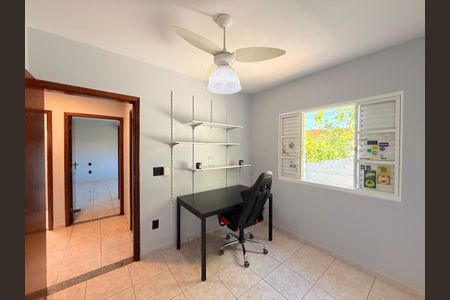 Casa à venda com 284m², 5 quartos e 5 vagasQuarto 3