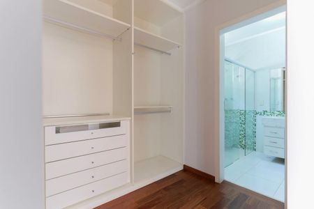 Casa à venda com 412m², 3 quartos e 4 vagasCloset da suíte 1