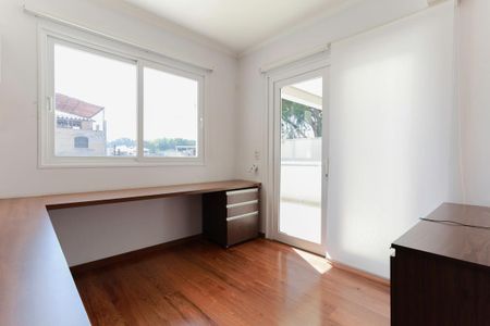 Casa à venda com 412m², 3 quartos e 4 vagasEscritório