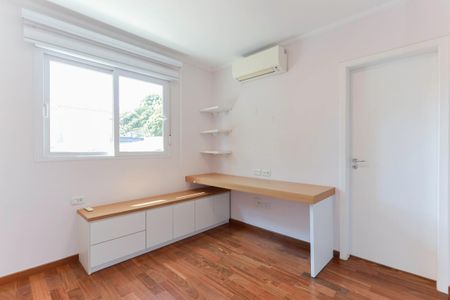 Casa à venda com 412m², 3 quartos e 4 vagasSuíte 2