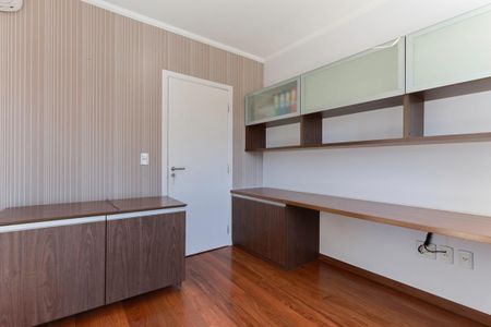 Casa à venda com 412m², 3 quartos e 4 vagasEscritório