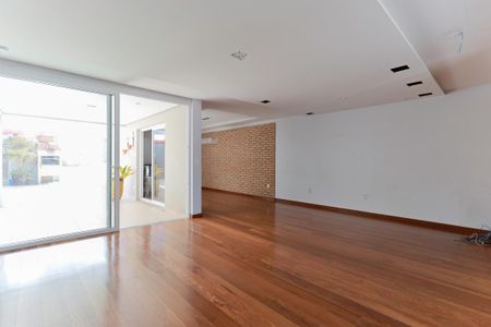 Casa à venda com 412m², 3 quartos e 4 vagasSala de estar e jantar