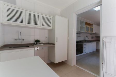 Casa à venda com 412m², 3 quartos e 4 vagasÁrea de serviço