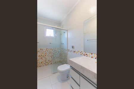 Casa à venda com 412m², 3 quartos e 4 vagasBanheiro da suíte 2