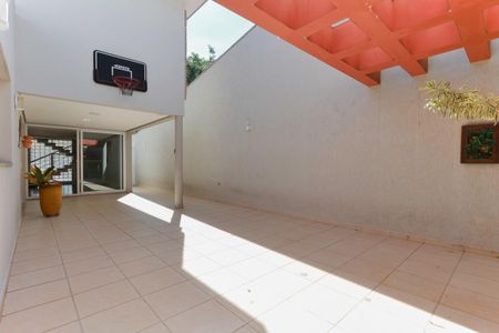 Casa à venda com 412m², 3 quartos e 4 vagasQuintal e churrasqueira