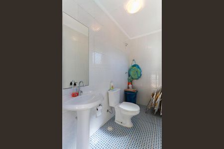 Casa à venda com 412m², 3 quartos e 4 vagasLavabo da piscina