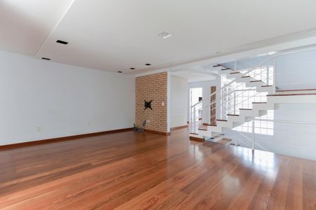Casa à venda com 412m², 3 quartos e 4 vagasSala de estar e jantar