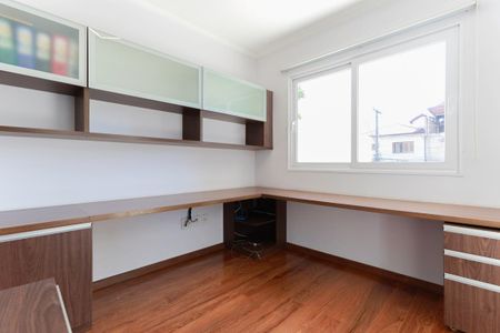 Casa à venda com 412m², 3 quartos e 4 vagasEscritório