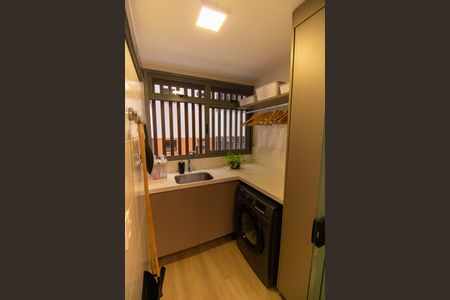 Apartamento à venda com 130m², 4 quartos e 2 vagas Apartamento à venda com 130m², 4 quartos e 2 vagasÁrea de Serviço