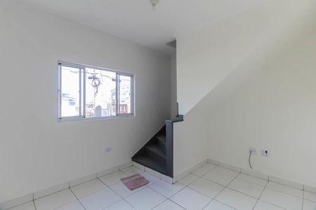 Sala de casa para alugar com 2 quartos, 75m² em Vila Ema, São Paulo