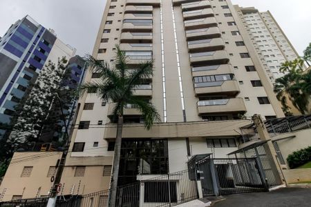 Apartamento à venda com 109m², 3 quartos e 2 vagasFachada e portaria
