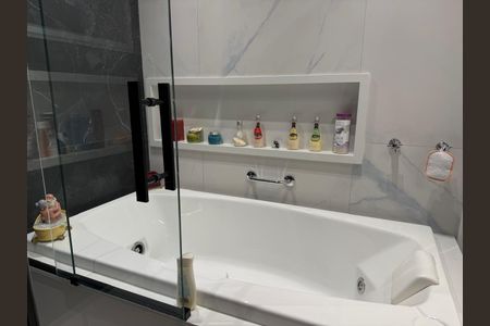 Apartamento para alugar com 160m², 3 quartos e 4 vagas Apartamento para alugar com 160m², 3 quartos e 4 vagasBanheiro