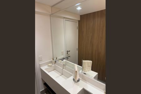 Apartamento para alugar com 160m², 3 quartos e 4 vagas Apartamento para alugar com 160m², 3 quartos e 4 vagasBanheiro