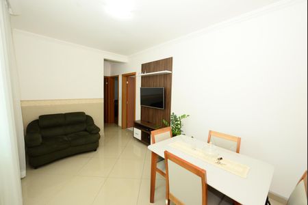 Apartamento à venda com 66m², 2 quartos e 1 vaga Apartamento à venda com 66m², 2 quartos e 1 vagaSala