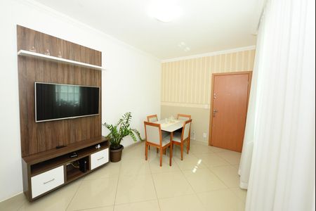 Apartamento à venda com 66m², 2 quartos e 1 vaga Apartamento à venda com 66m², 2 quartos e 1 vagaSala