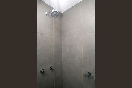 Banheiro de apartamento para alugar com 1 quarto, 27m² em Cidade Baixa, Porto Alegre