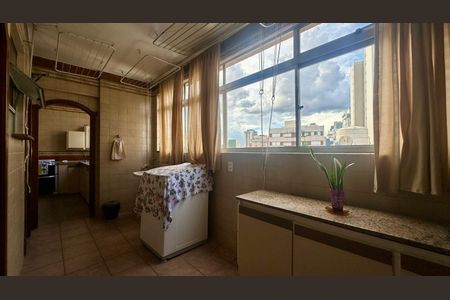 Apartamento para alugar com 190m², 4 quartos e 2 vagasÁrea de serviço 