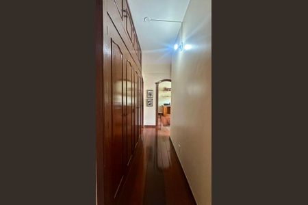 Apartamento para alugar com 190m², 4 quartos e 2 vagasCorredor 