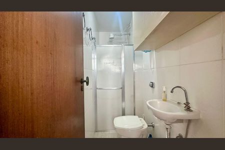Apartamento para alugar com 190m², 4 quartos e 2 vagasBanheiro de serviço 