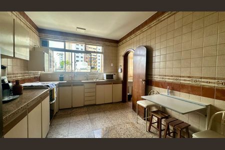 Apartamento para alugar com 190m², 4 quartos e 2 vagasCozinha 