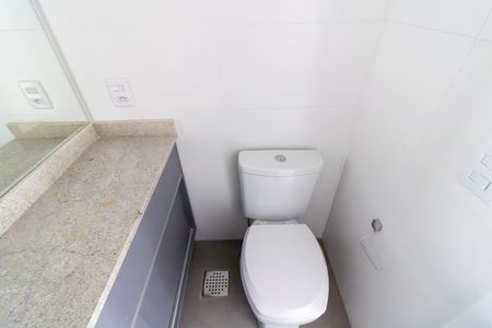Apartamento à venda com 69m², 2 quartos e 1 vaga Apartamento à venda com 69m², 2 quartos e 1 vagaBanheiro da Suíte