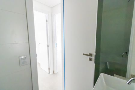 Apartamento à venda com 69m², 2 quartos e 1 vaga Apartamento à venda com 69m², 2 quartos e 1 vagaBanheiro