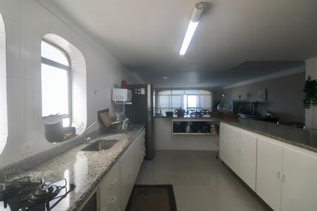 Apartamento para alugar com 196m², 4 quartos e 2 vagasCozinha